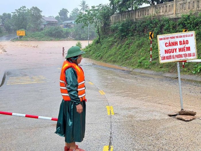 Cán bộ, chiến sĩ Đồn Biên phòng Cửa khẩu Quốc tế La Lay thường trực tại các khu vực nguy hiểm. Ảnh: Đồn Biên phòng Cửa khẩu Quốc tế La Lay