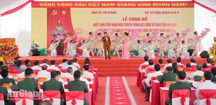 Chương trình văn nghệ chào mừng tại buổi lễ.