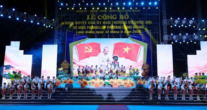  Tiết mục nghệ thuật do các cháu thiếu nhi biểu diễn tại Lễ công bố. 