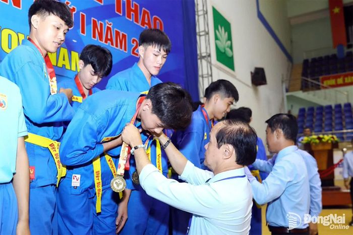 Phường Trấn Biên xuất sắc giành 8 huy chương vàng, hạng nhất toàn đoàn môn vovinam. Ảnh: Huy Anh