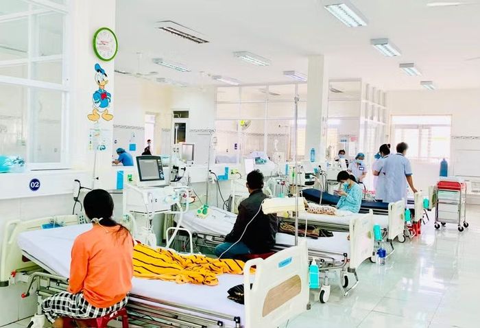 Từ đầu năm 2026 đến nay, Khoa Hồi sức tích cực chống độc, Bệnh viện Sản - Nhi tỉnh tiếp nhận 11 trường hợp trẻ tự độc phải cấp cứu, điều trị. Ảnh: Như Nguyện