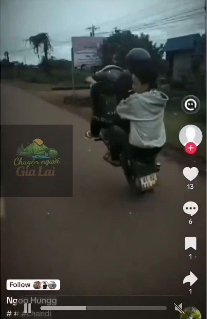  K. đã điều khiển xe bốc đầu chở theo H. Ảnh chụp màn hình 