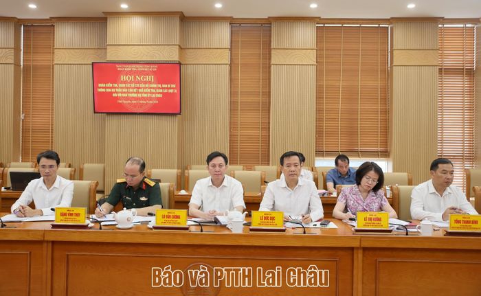 Các đại biểu dự hội nghị. 