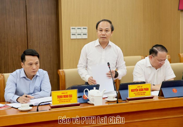 Đại diện Đoàn Kiểm tra, giám sát số 225 của Bộ Chính trị, Ban Bí thư thông qua dự thảo báo cáo kết quả kiểm tra, giám sát (đợt 3) năm 2026. 