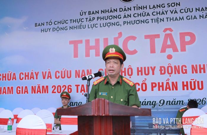 Đại tá Lê Đăng Khoa, Phó Giám đốc Công an tỉnh, Phó Trưởng ban Thường trực Ban Tổ chức thực tập phương án phát biểu tại buổi tổng duyệt