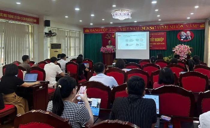 Phân hiệu Đại học Thái Nguyên tại tỉnh Lào Cai triển khai tập huấn ứng dụng trí tuệ nhân tạo trong công tác giảng dạy.