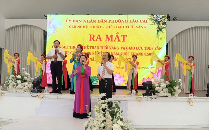 Trong khuôn khổ chương trình, các đại biểu, hội viên đã tham gia giao lưu văn nghệ.
