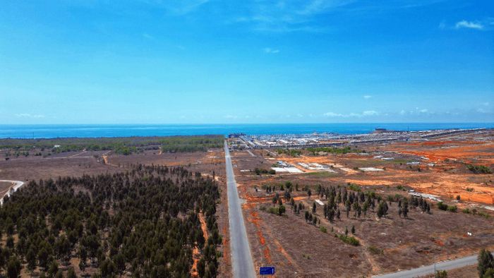 Đường Hàm Kiệm - Tiến Thành nối cao tốc Phan Thiết-Dầu Giây dẫn xuống biển được đầu tư bằng vốn đầu tư công. (Ảnh: Phương Nam)