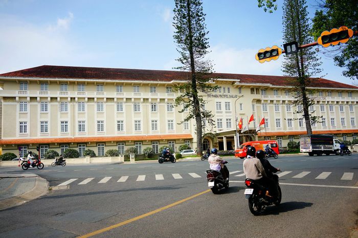 Khách sạn Hoa Viên (nay là Du Parc Hotel Dalat) là nơi nghỉ của 2 trưởng đoàn Việt Nam và Pháp. (Ảnh: Phan Minh Đạo)
