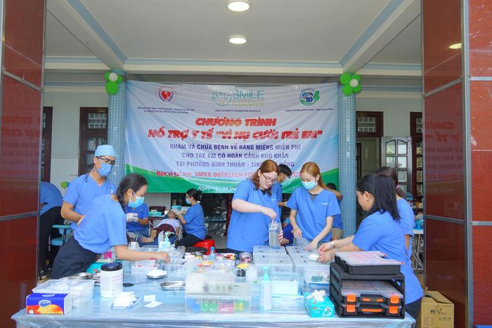 Chuẩn bị dụng cụ y tế, thuốc men trước buổi khám