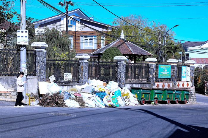 Tiến độ ký hợp đồng thu gom, vận chuyển, xử lý rác thải sinh hoạt tại Lâm Đồng đã chuyển biến rõ nét trong ít tháng nay