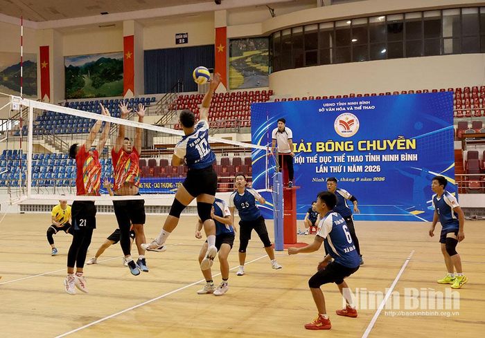 Trận chung kết Bóng chuyền da nam giữa đội xã Kim Đông gặp đội Công an tỉnh.