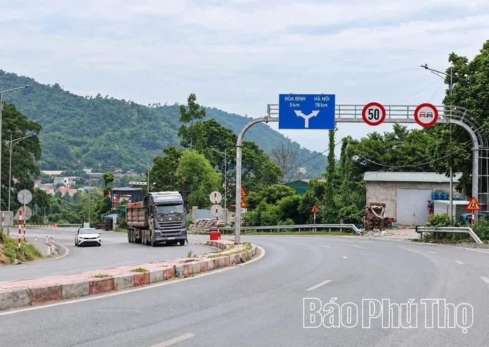 Hệ thống tổ chức giao thông tại khu vực dốc Cun được hoàn thiện, góp phần xóa “điểm đen”, bảo đảm an toàn cho người và phương tiện.