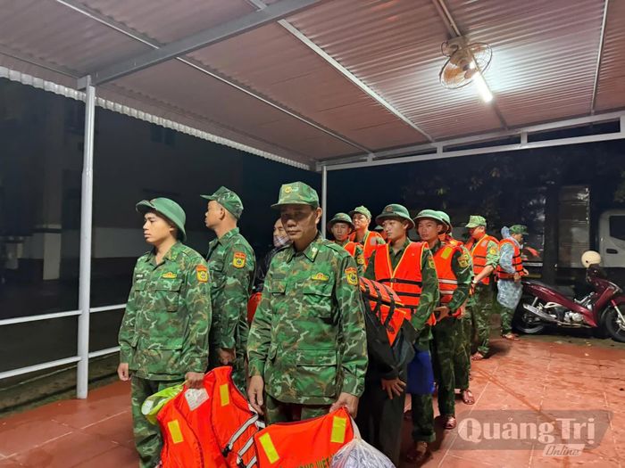 Lực lượng Bộ đội Biên phòng triển khai các phương án ứng phó thiên tai theo phương châm “4 tại chỗ” - Ảnh: Đ.T