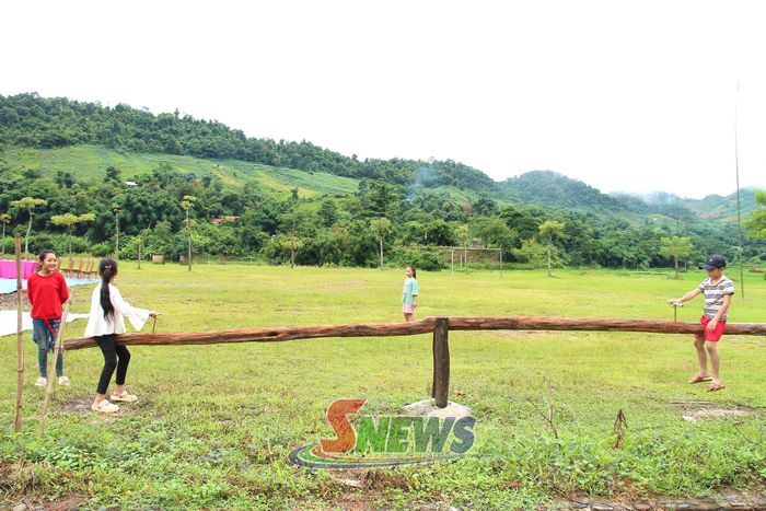 Trẻ em tại xã Mường Chiên có không gian vui chơi an toàn.