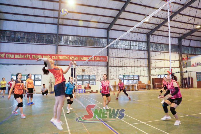 Một trận bóng chuyền nữ tại Đại hội.