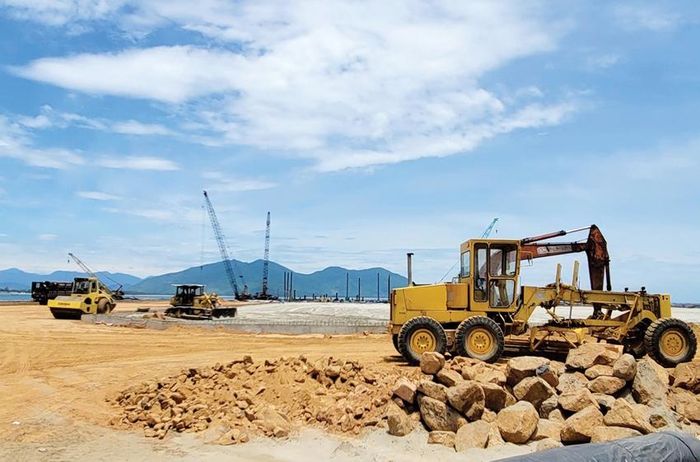  Hạ tầng khu vực cảng Chân Mây tiếp tục được quan tâm đầu tư hoàn thiện.