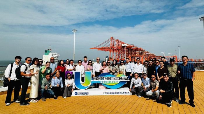 Đoàn công tác khảo sát và làm việc tại cảng container tự động tại Khâm Châu