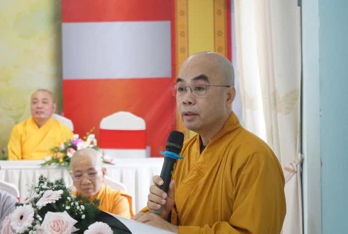 Thượng tọa Thích Chúc Tín phát biểu khai mạc