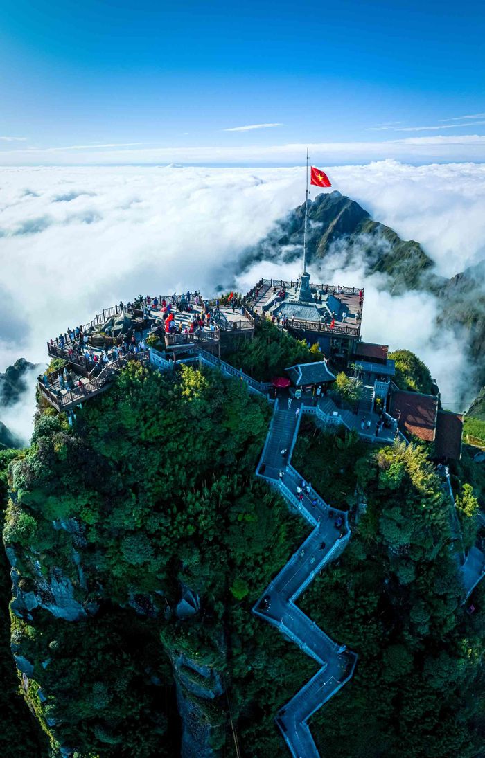 Mùa thu được xem là thời điểm săn mây đẹp nhất trong năm.Ảnh: Nguyễn Minh Tú.