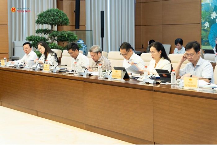 Các đại biểu dự tọa đàm. Ảnh: Hồ Long