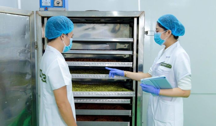 Mỗi công đoạn sản xuất đều được chú trọng để bảo đảm chất lượng sản phẩm trước khi đến tay người tiêu dùng.