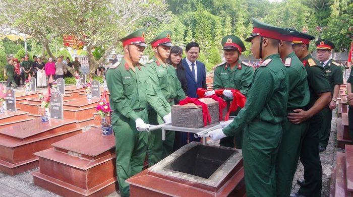 Hài cốt liệt sĩ được an táng tại Nghĩa trang Liệt sĩ xã Yên Châu.