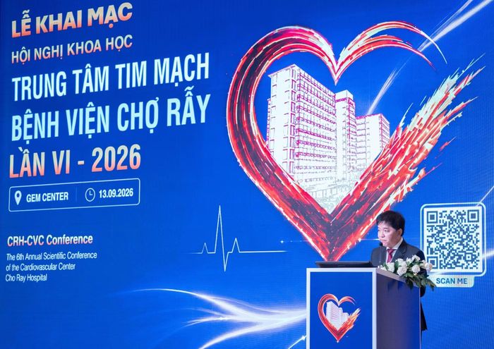 ThS.BSCK2 Lý Văn Chiêu, Giám đốc Trung tâm Tim mạch Bệnh viện Chợ Rẫy phát biểu khai mạc hội nghị.