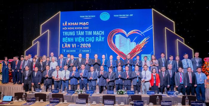 Các chuyên gia và đại biểu tại buổi lễ khai mạc hội nghị.