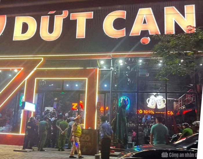 Cơ quan Công an kiểm tra cơ sở kinh doanh trên địa bàn phường Tân An.