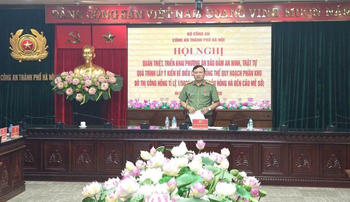 Đại tá Nguyễn Tiến Đạt, Phó Giám đốc Công an TP Hà Nội yêu cầu các phòng nghiệp vụ và Công an các địa phương quán triệt nghiêm nguyên tắc “6 rõ".