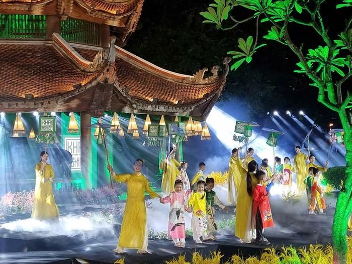 Năm giá trị của Đạo học tại sân khấu “Khai Văn” là điểm chạm kết nối giữa tri thức với sáng tạo nghệ thuật trên hành trình Công nghiệp Văn hóa.
