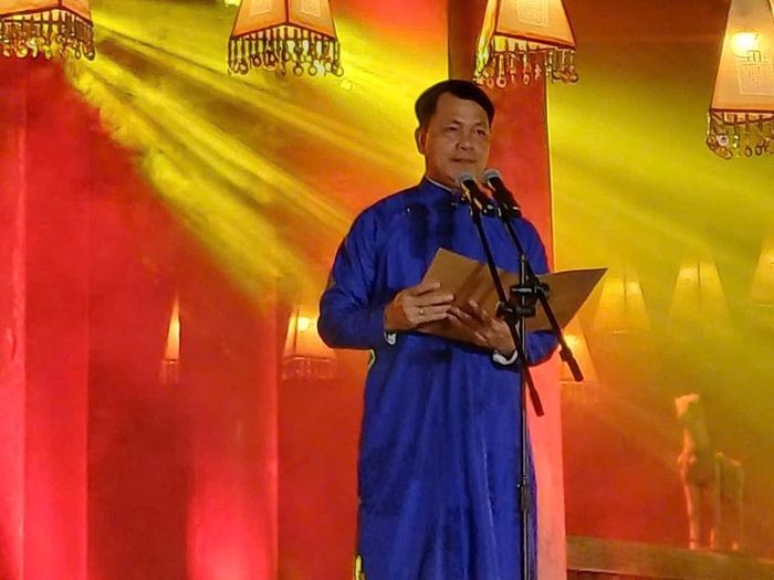 Tiến sĩ khoa học Lê Xuân Kiêu, Giám đốc Trung tâm Hoạt động Văn hóa Khoa học Văn Miếu - Quốc Tử Giám phát biểu khai mạc chương trình.