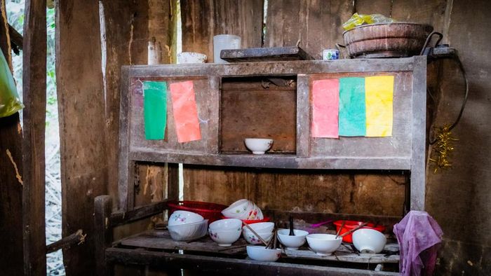 Ngôi nhà không có đồ vật gì đáng giá.