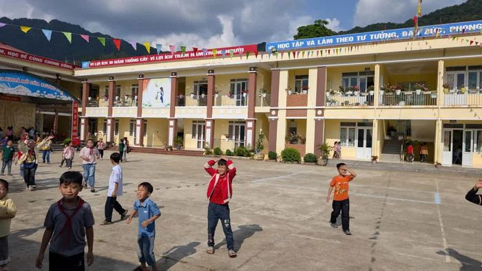 Nơi đây là mái trường của con em đồng bào dân tộc Tày, Nùng, Mông, Dao.