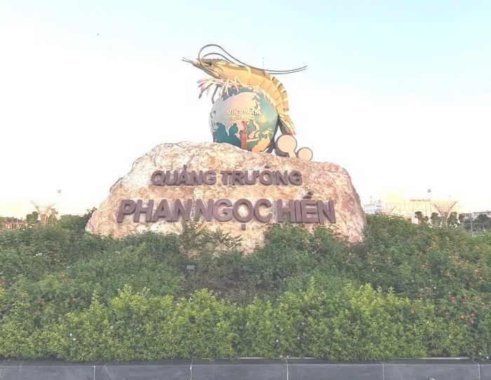Quảng trường Phan Ngọc Hiển - công trình trọng điểm chào mừng Đại hội đại biểu Đảng bộ tỉnh Cà Mau lần thứ I, nhiệm kỳ 2025 - 2030.