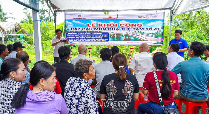 Lễ khởi công cầu “Món quà Tuệ Tâm số 41” tại ấp Cai Giảng.