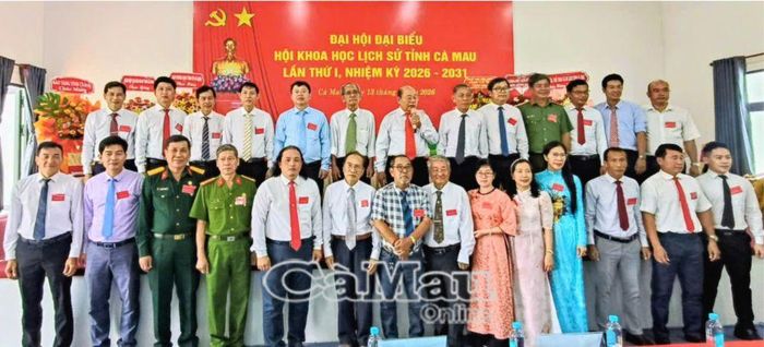 Ban Chấp hành Hội Khoa học lịch sử tỉnh Cà Mau nhiệm kỳ 2026-2031 ra mắt đại hội.