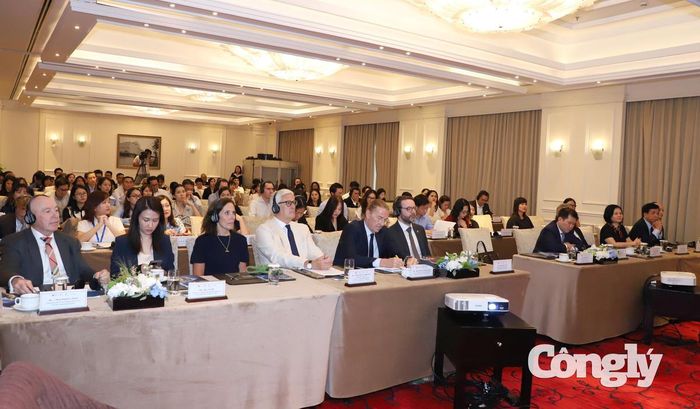 Các chuyên gia Việt Nam và quốc tế trao đổi kinh nghiệm về cơ chế giải quyết tranh chấp và xây dựng Tòa án chuyên biệt tại Trung tâm tài chính quốc tế.