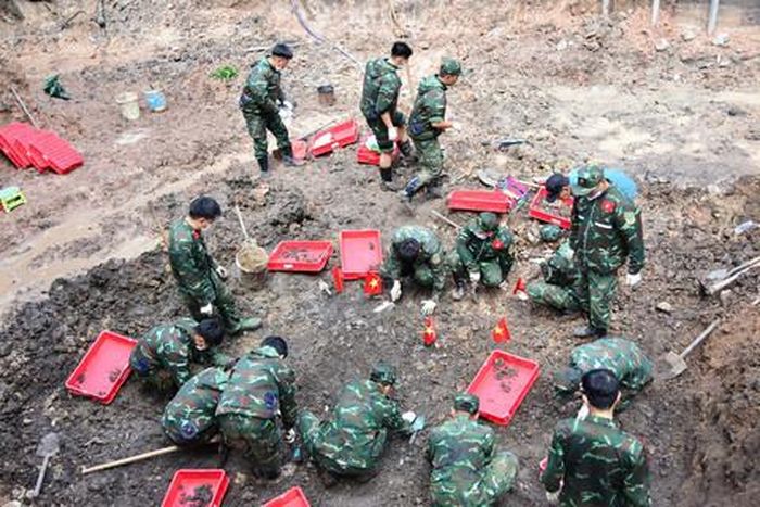 Hiện công tác tìm kiếm, quy tập đang được triển khai tại rãnh mộ thứ 2 của khu A Công viên Lê Thị Riêng