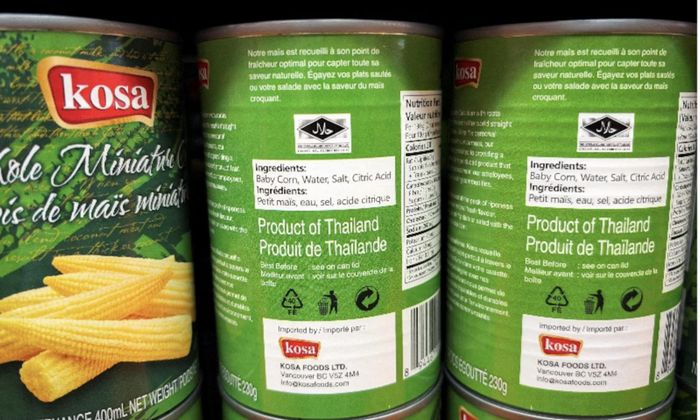 Một sản phẩm có xuất xứ từ Đông Nam Á trên kệ hàng siêu thị ở Canada - Ảnh: Reuters