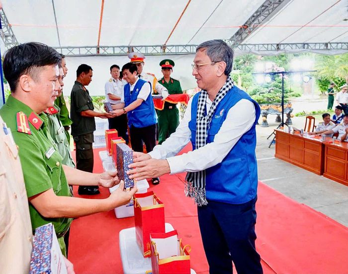 Các phần quà được trao tặng 
