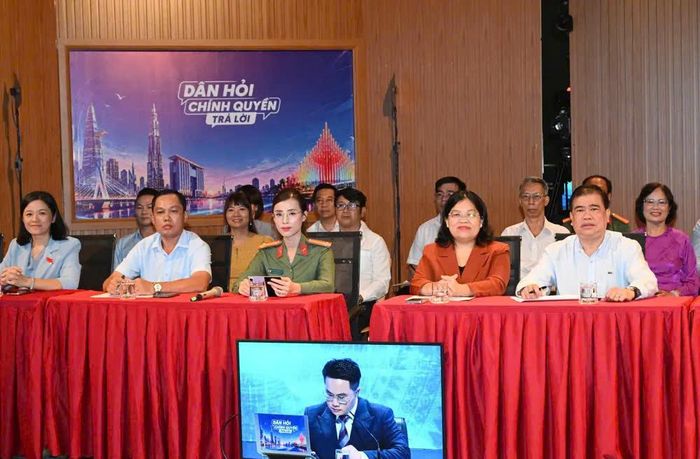 Các đại biểu tham dự chương trình