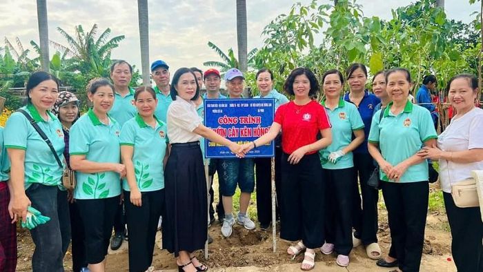 Hai công trình được triển khai tại khu vực vườn Trường Edison và tuyến đường thuộc Tổ dân phố Trần Huy Liệu.