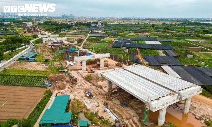 Sau khi hoàn thành, cầu Ngọc Hồi sẽ góp phần hoàn thiện tuyến Vành đai 3,5, tạo kết nối trực tiếp giữa Hà Nội và Hưng Yên. Công trình đồng thời kết nối với nhiều tuyến giao thông quan trọng như trục đô thị Mê Linh, trục Tây Thăng Long, Quốc lộ 32, Đại lộ Thăng Long, Lê Văn Lương, Quốc lộ 6, Quốc lộ 1A và cao tốc Pháp Vân - Cầu Giẽ. Cây cầu mới được kỳ vọng bổ sung năng lực vượt sông Hồng ở khu vực phía Nam, mở thêm hướng kết nối giữa Hà Nội và Hưng Yên, góp phần tạo điều kiện phát triển đô thị và kinh tế khu vực hai bên sông.