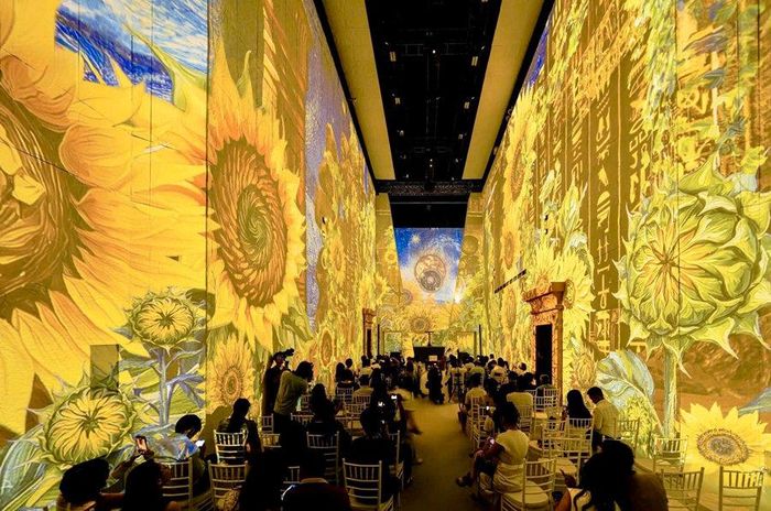 Trải nghiệm nghệ thuật đa giác quan tại triển lãm Van Gogh Timeless. Ảnh: Ban tổ chức