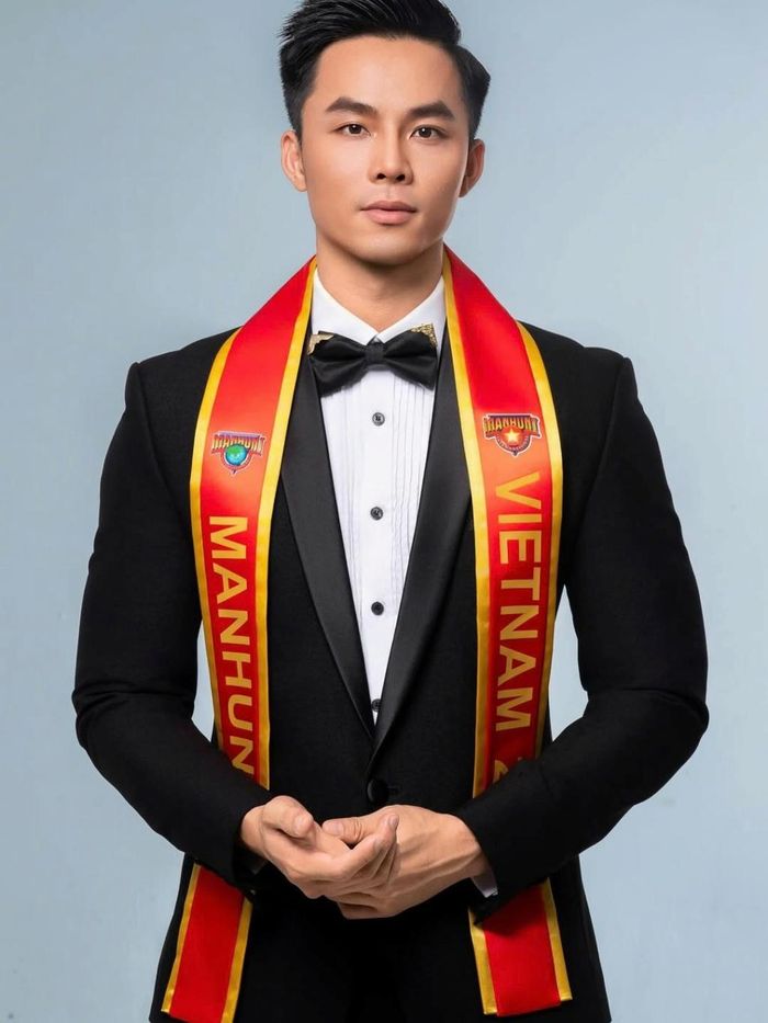 Vũ Linh chính thức lên đường sang Thái Lan tham dự Mister International 2026.