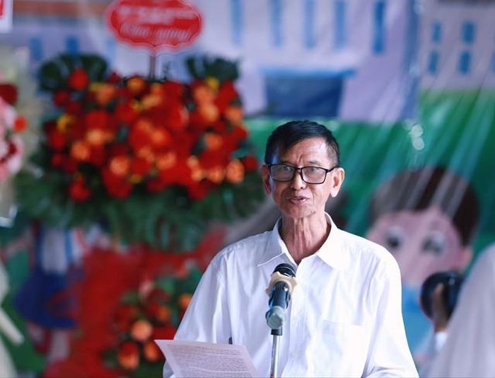 Ông Vương Đình Long, Chủ nhiệm CLB Dân ca Ví, Giặm Thuần Trung, phát biểu tại lễ ra mắt CLB. ẢNH: V. Đồng