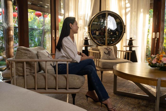 Theo giới chuyên gia bất động sản, nếu tính cả giá trị đất, chi phí xây dựng và nội thất cao cấp bên trong, biệt thự của Hà Kiều Anh hiện có thể chạm mốc hơn 400 tỷ đồng - con số khiến không ít người phải trầm trồ. Hà Kiều Anh từng chia sẻ rằng cô mất gần 3 năm để hoàn thiện toàn bộ thiết kế và xây dựng căn biệt thự tâm huyết này.