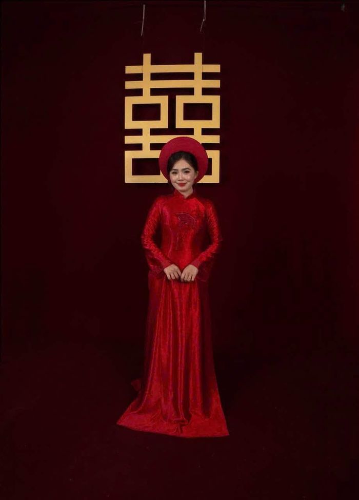 Trong bài đăng, Hoài Lâm hé lộ cô dâu tên Nguyễn Thị Ngọc Trinh. Tuy nhiên, ở thời điểm hiện tại, Hoài Lâm chưa tiết lộ thêm về mục đích của buổi chụp ảnh cũng như mối quan hệ giữa anh và cô gái này. Vì vậy, thông tin về việc nam ca sĩ chuẩn bị kết hôn vẫn chưa được xác nhận.